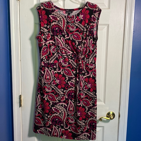 Fashion Bug Dresses & Skirts - Fashion Bug Sleeveless Printed Pink and Black Dress, Large